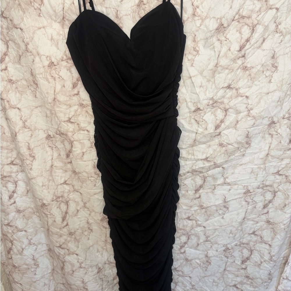 La Mienne Black Ruched Midi Dress